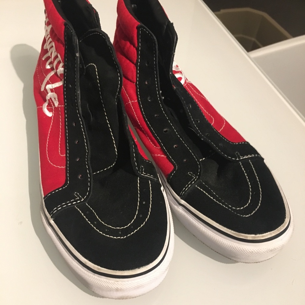 Vans - Picture 2 of 6